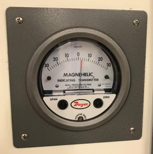 Dwyer Magnehelic Differential Pressure Indicating Transmitter